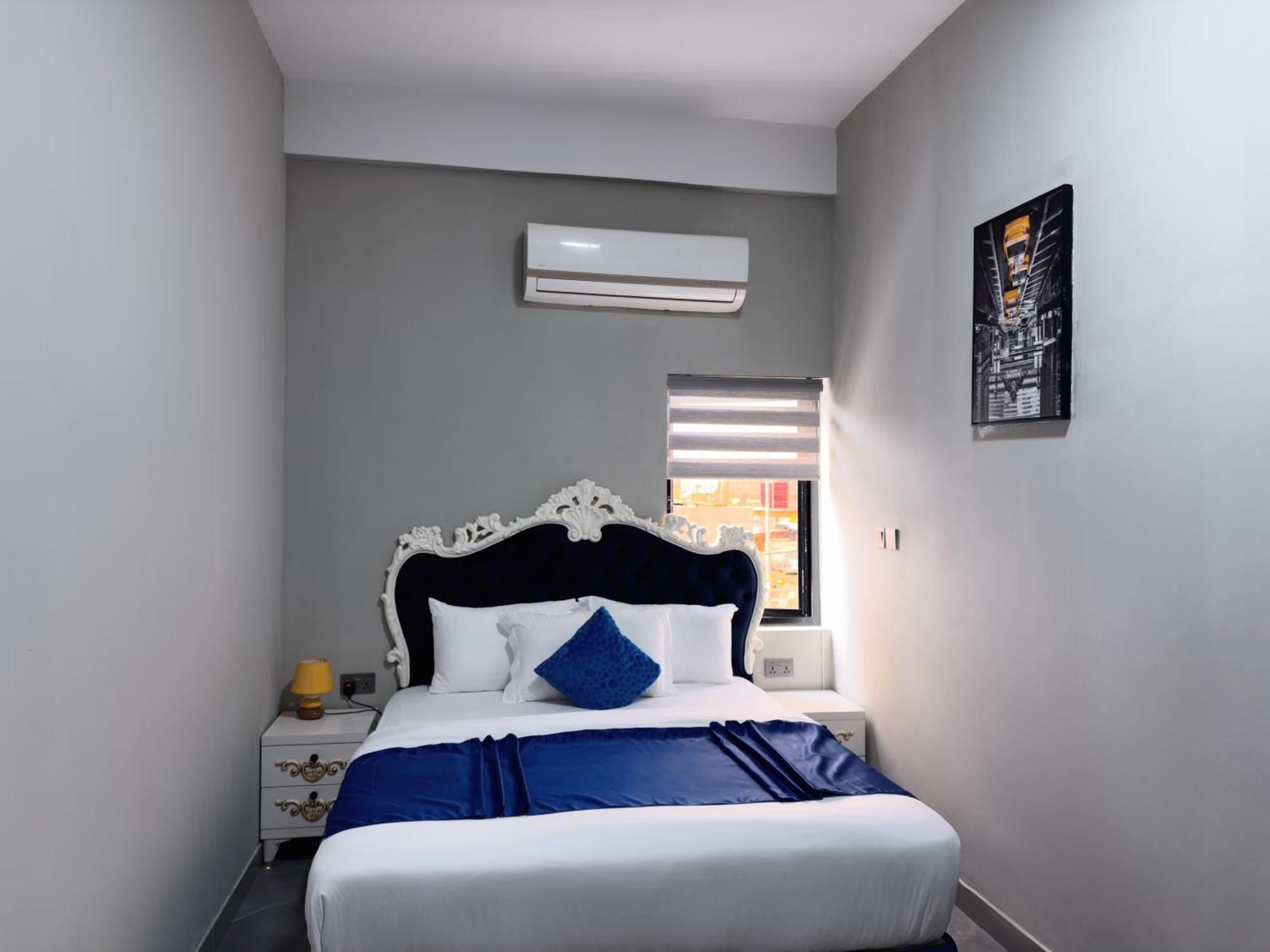 Euro Homes Hotel Accra Exteriör bild