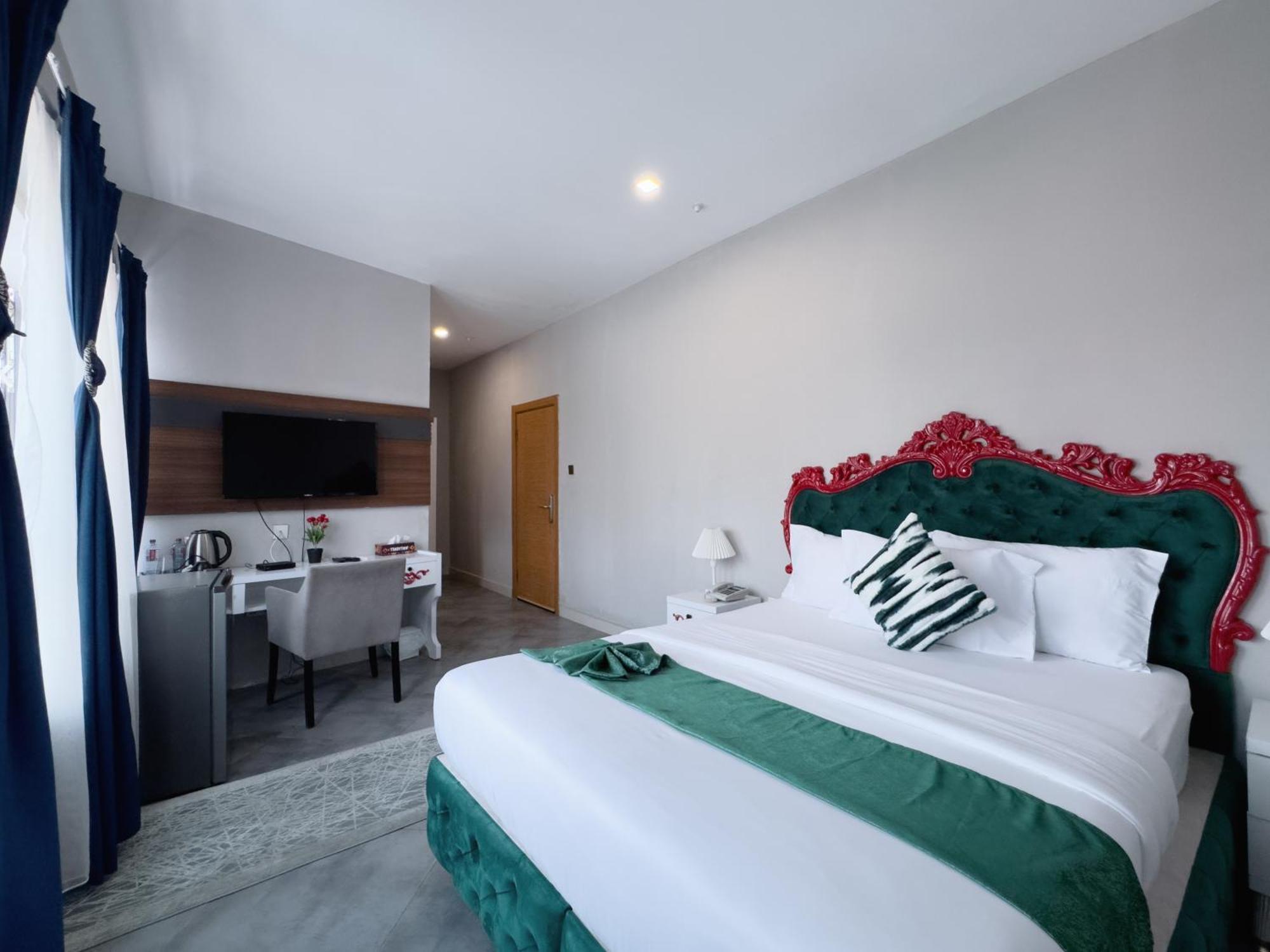 Euro Homes Hotel Accra Exteriör bild