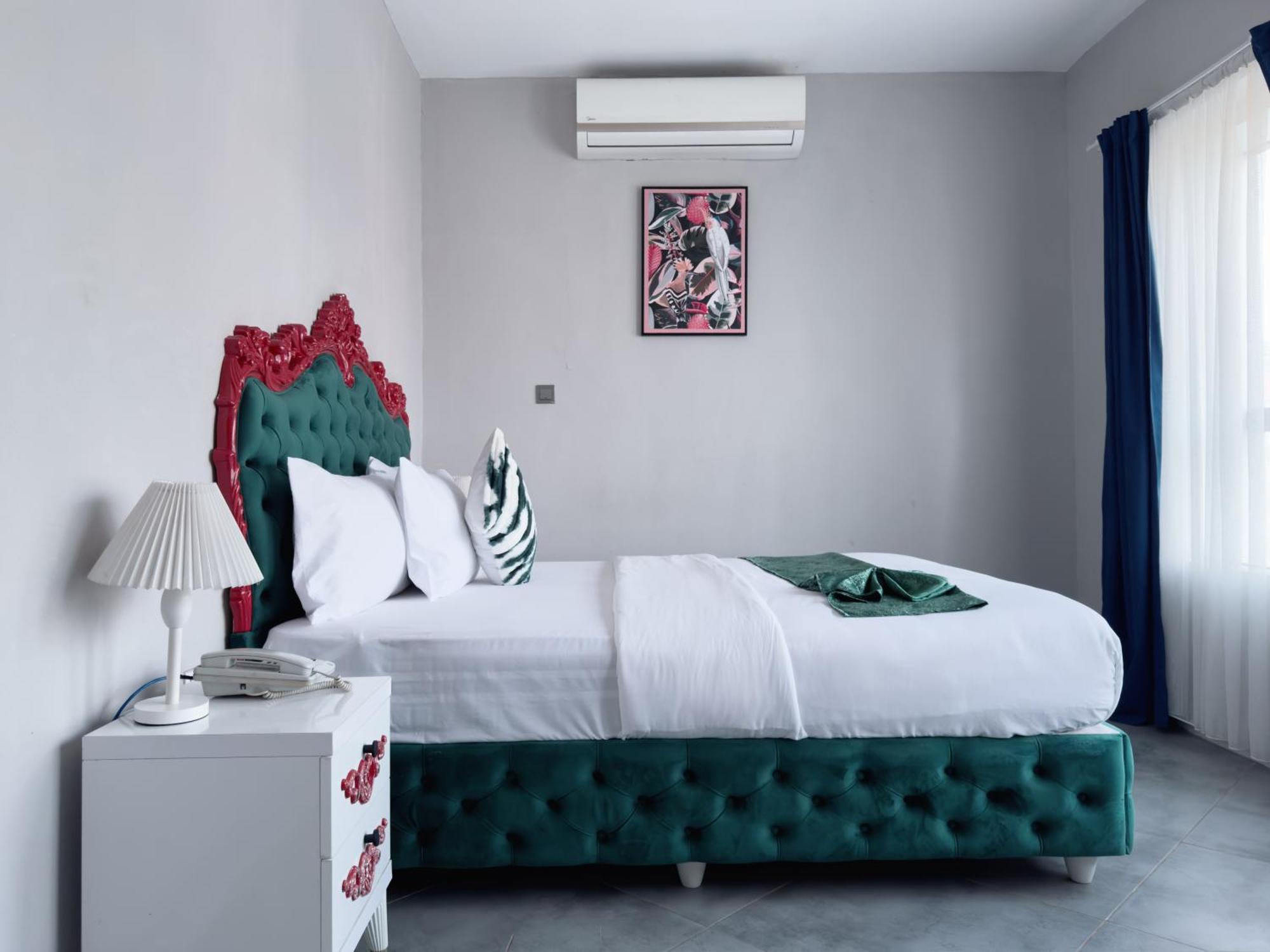 Euro Homes Hotel Accra Exteriör bild