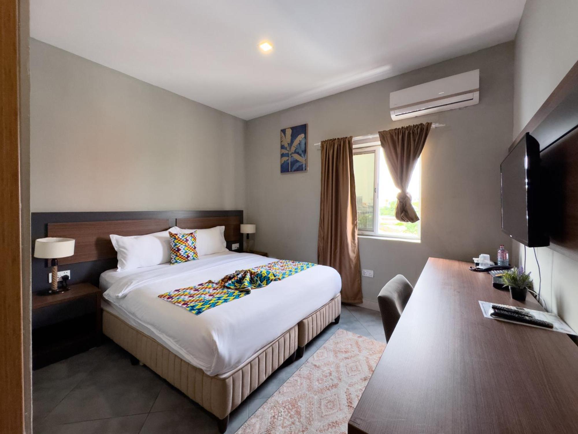 Euro Homes Hotel Accra Exteriör bild