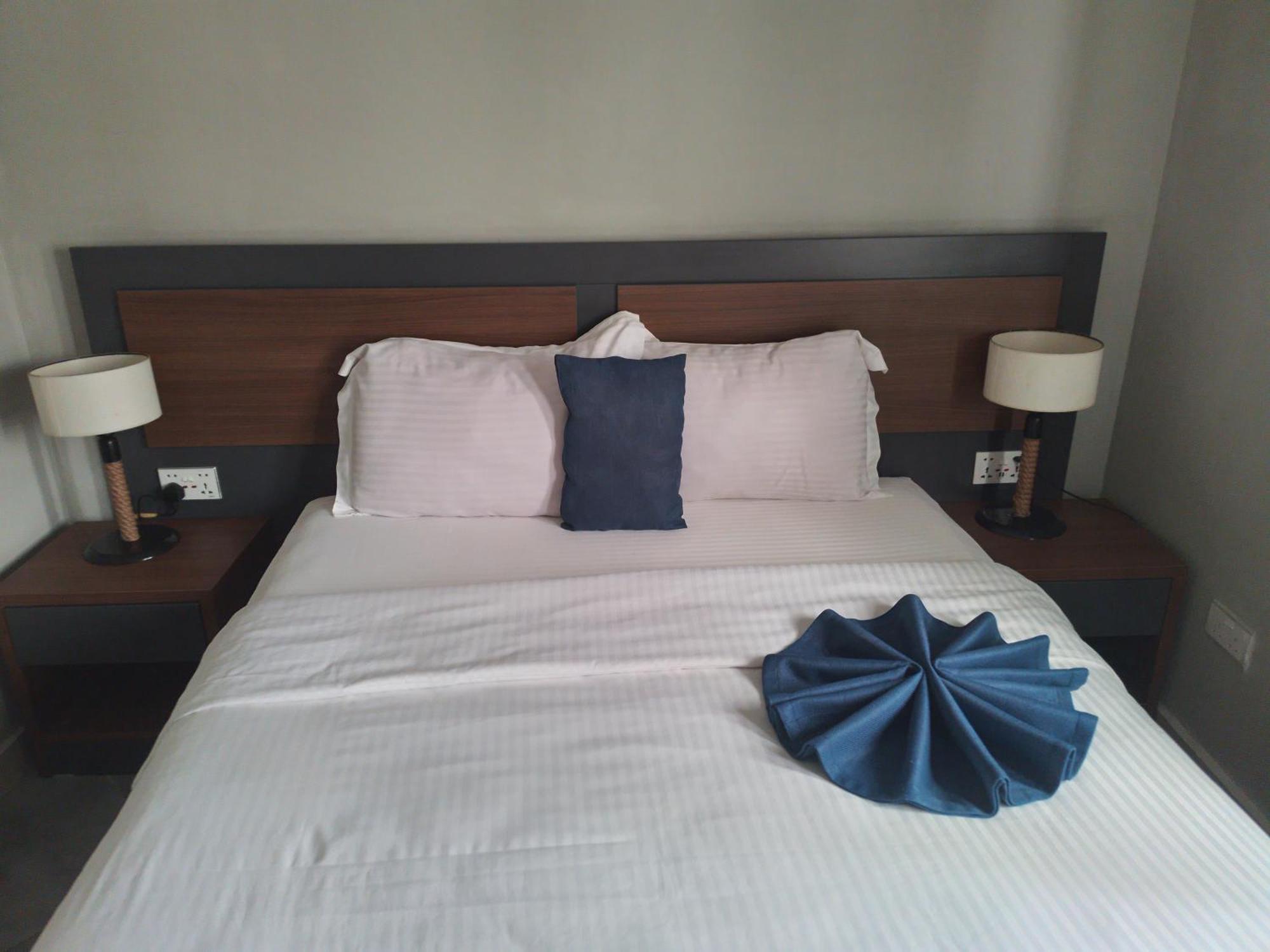 Euro Homes Hotel Accra Exteriör bild