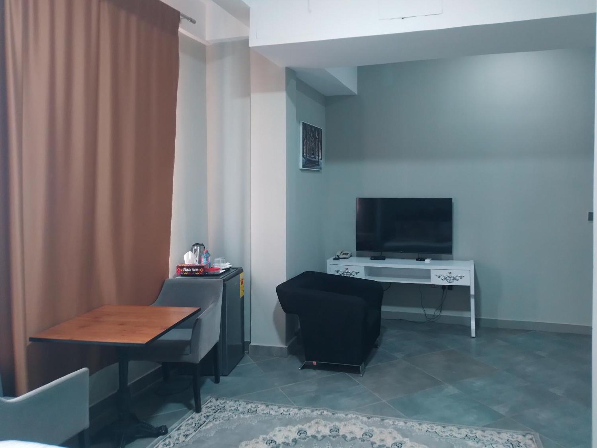 Euro Homes Hotel Accra Exteriör bild